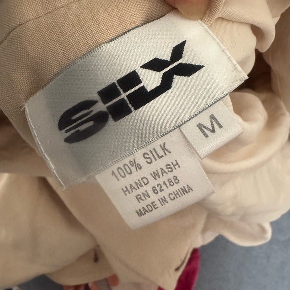 Blazer - Picture 5 of 5